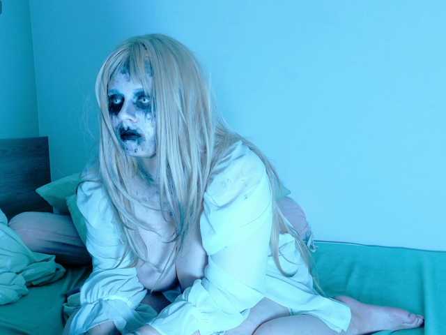 Red-RoxyFoxy live cam on BongaCams