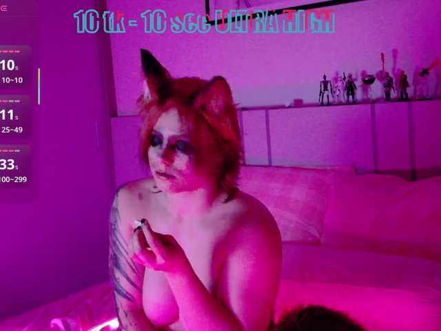 Red-RoxyFoxy live cam on BongaCams
