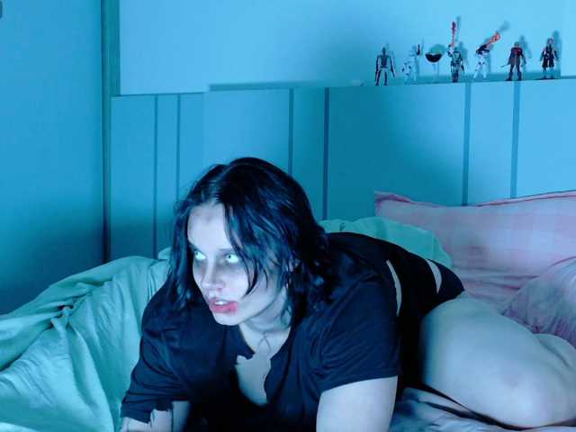Red-RoxyFoxy live cam on BongaCams