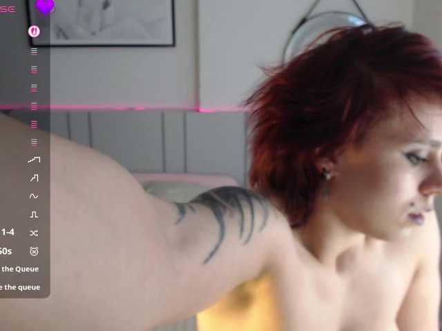 Red-RoxyFoxy live cam on BongaCams