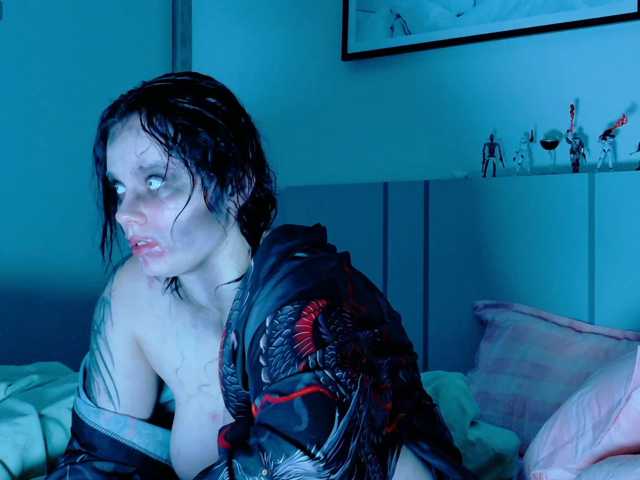 Red-RoxyFoxy, live now on BongaCams