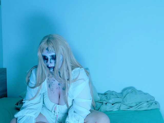 Red-RoxyFoxy live cam on BongaCams