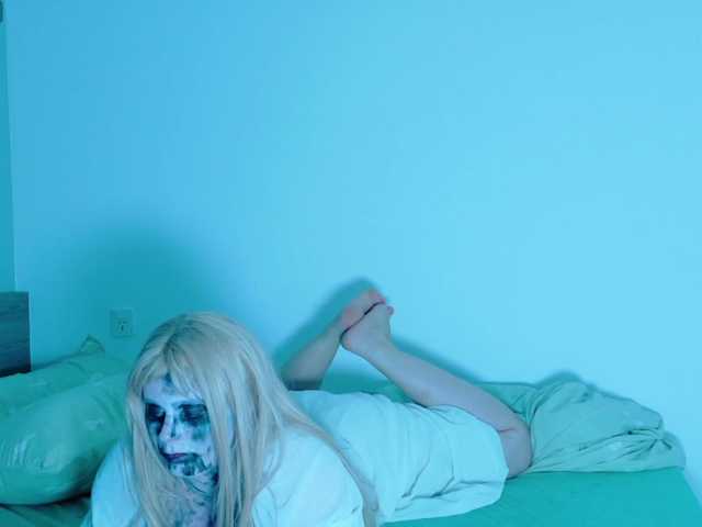 Red-RoxyFoxy live cam on BongaCams