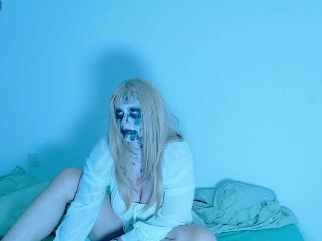 Red-RoxyFoxy live cam on BongaCams