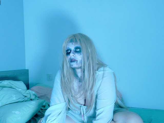 Red-RoxyFoxy live cam on BongaCams