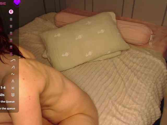 Red-RoxyFoxy webcam