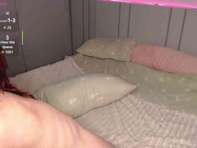 Red-RoxyFoxy webcam