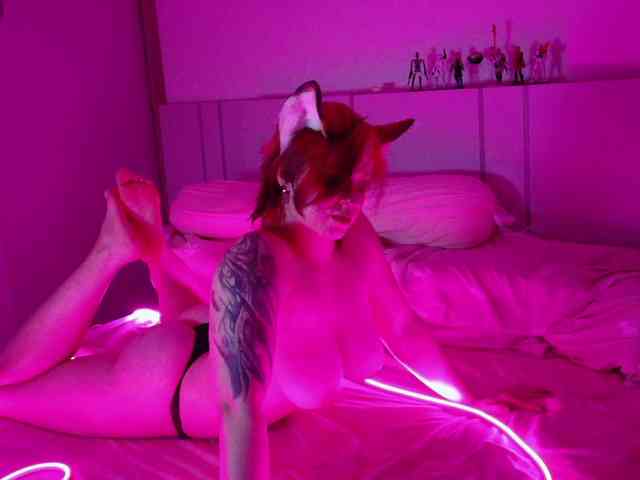 Red-RoxyFoxy