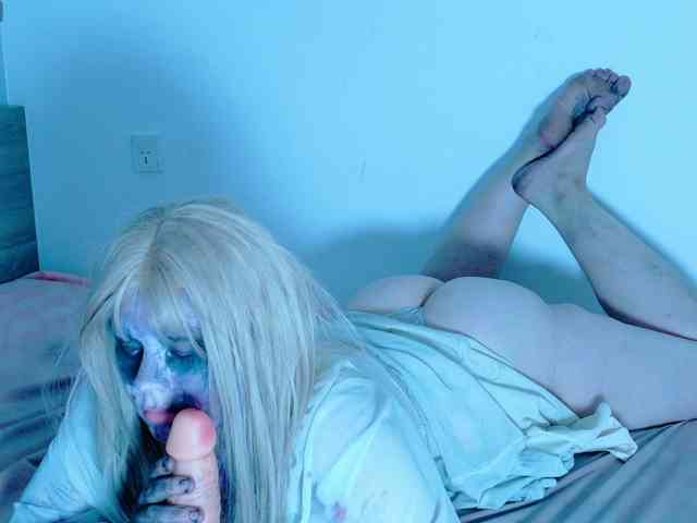 Red-RoxyFoxy webcam