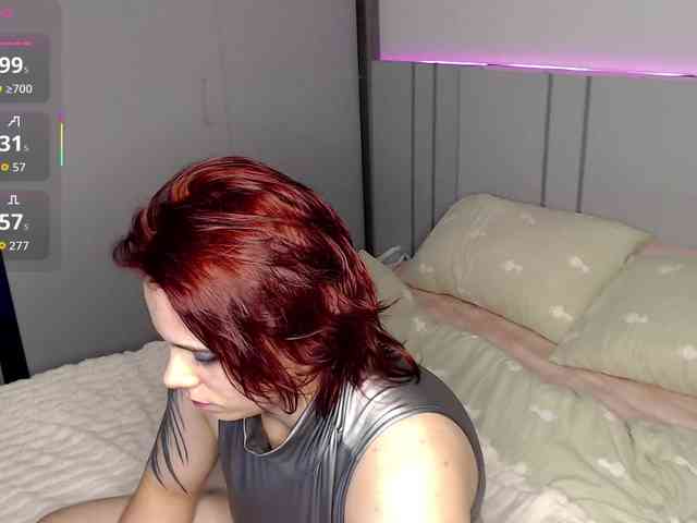Red-RoxyFoxy webcam