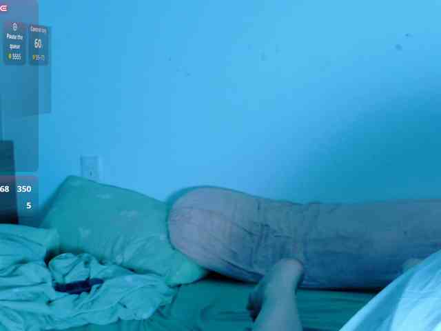 Red-RoxyFoxy webcam