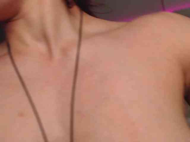 Red-RoxyFoxy webcam
