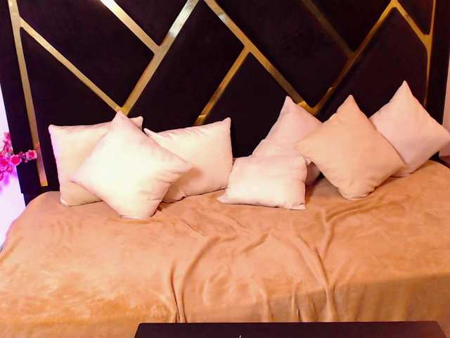 Vixenkitty live cam on BongaCams