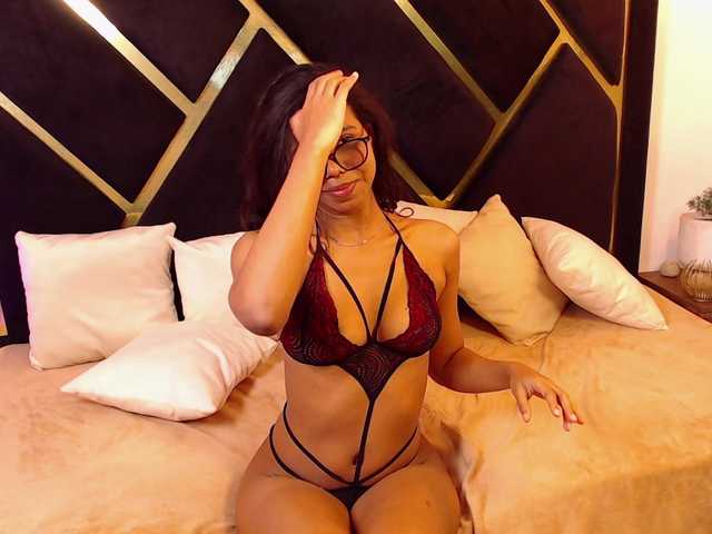 Vixenkitty live cam on BongaCams