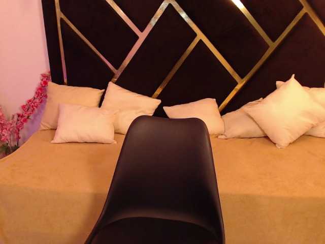 Vixenkitty live cam on BongaCams