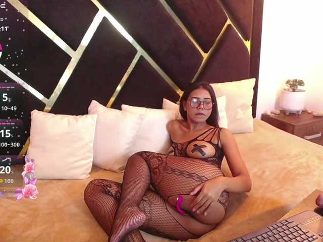 Vixenkitty live cam on BongaCams
