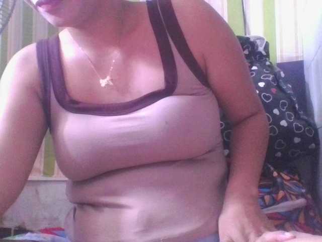 LUCKY17-1 live cam on BongaCams