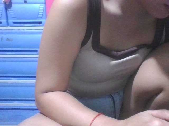 LUCKY17-1 live cam on BongaCams