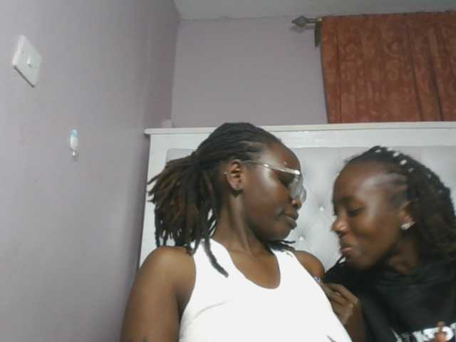 Sexydivas live cam on BongaCams