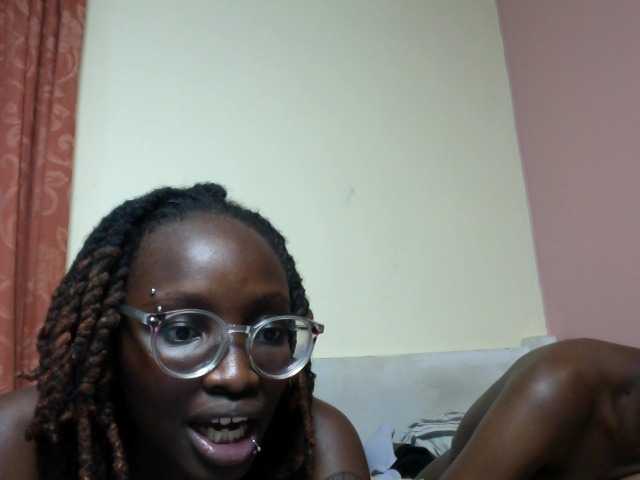 Sexydivas live cam on BongaCams