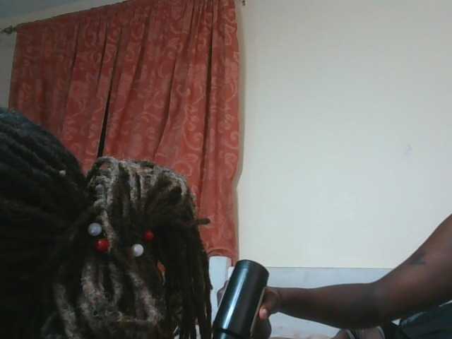 Sexydivas live cam on BongaCams