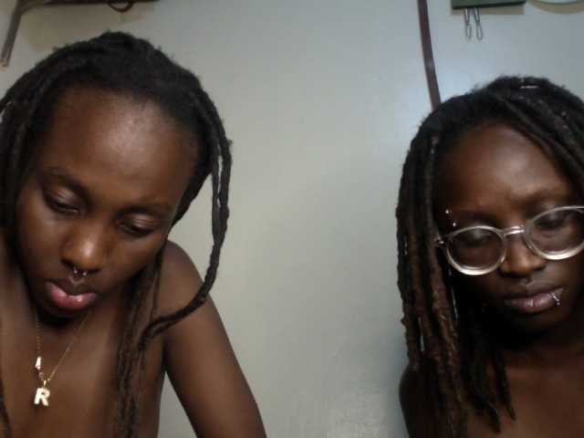 Sexydivas live cam preview