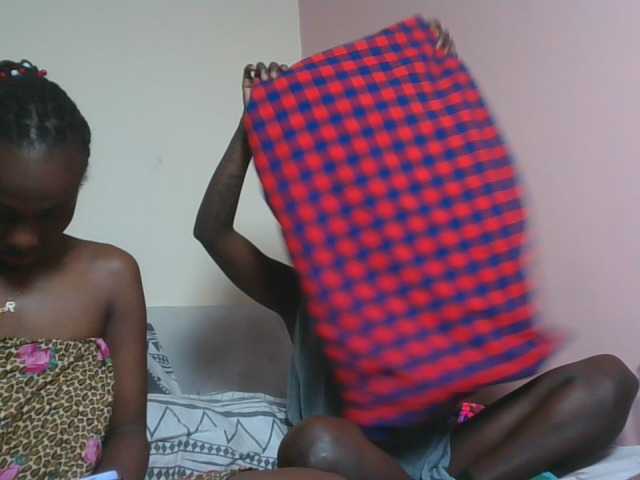 Sexydivas live cam on BongaCams