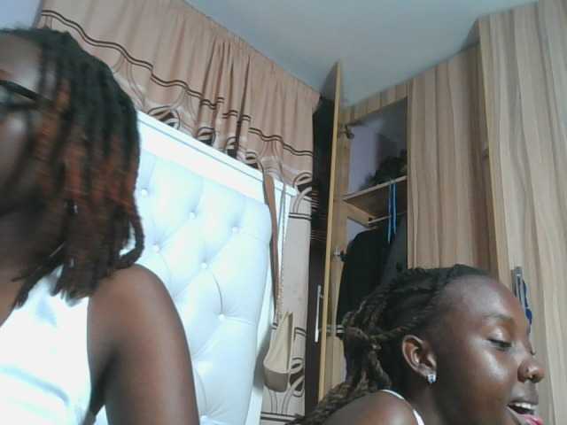 Sexydivas live cam on BongaCams
