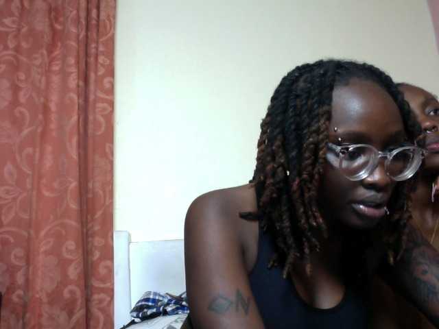 Sexydivas live cam preview