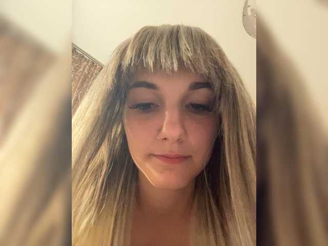 Ksyusha12 live cam on BongaCams