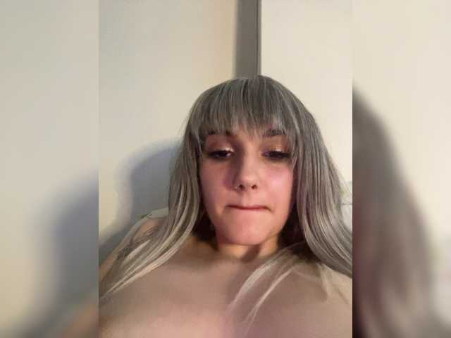 Ksyusha12 live cam on BongaCams