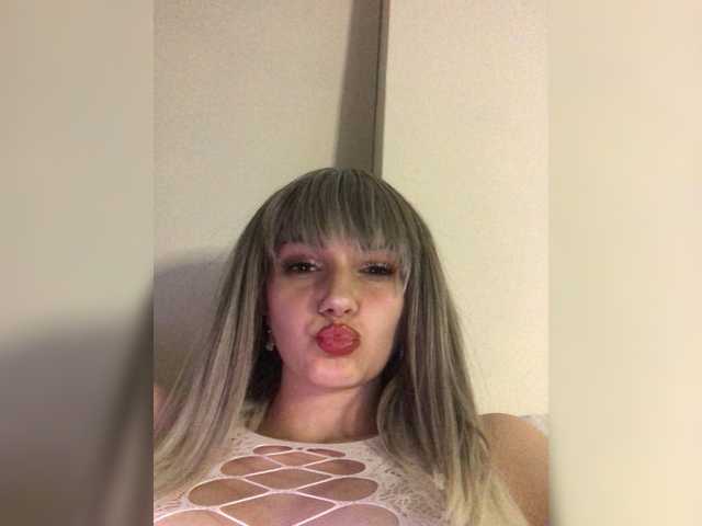 Ksyusha12 live cam on BongaCams