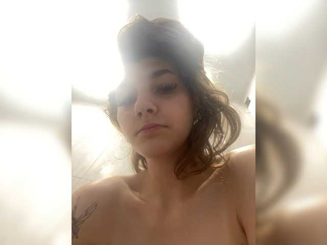 Ksyusha12 live webcam show