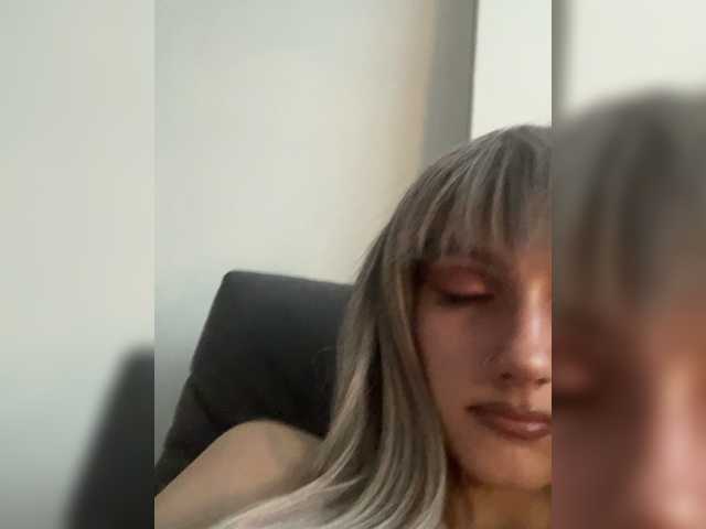 Ksyusha12 live cam on BongaCams
