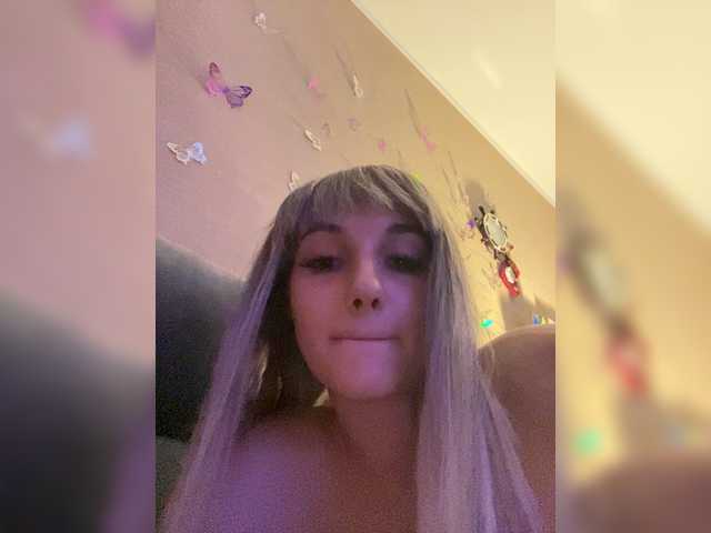 Ksyusha12 live cam on BongaCams