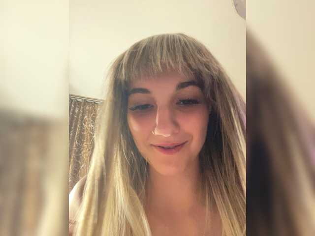 Ksyusha12 live cam on BongaCams