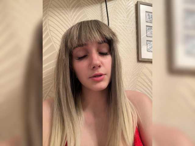 Ksyusha12 live cam on BongaCams