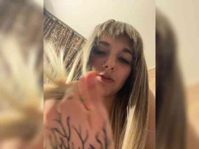 Ksyusha12 webcam