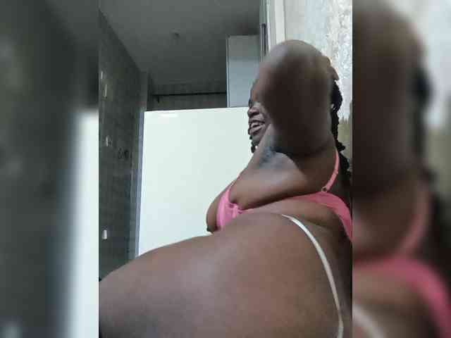 Roxynoir1 webcam