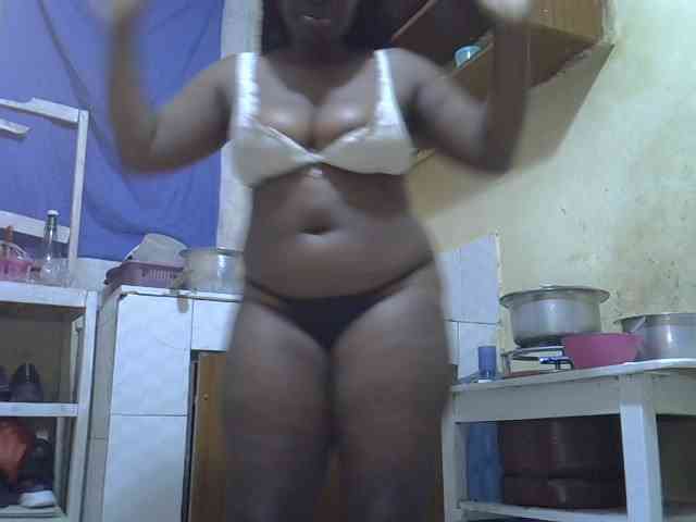 Roxynoir1 webcam