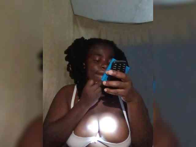 Roxynoir1 webcam