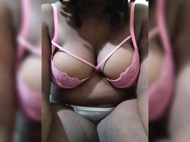 Roxynoir1 webcam