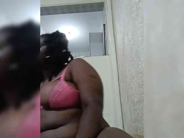 Roxynoir1 webcam