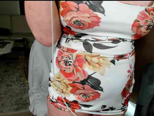 BustyNatascha-Milf