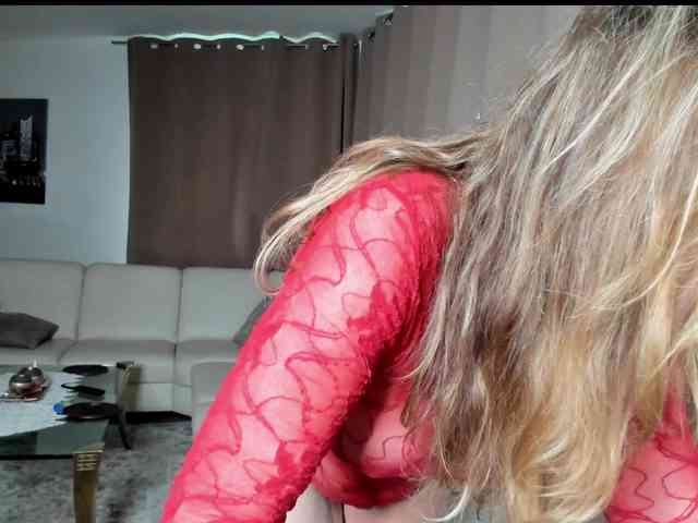 BustyNatascha-Milf webcam