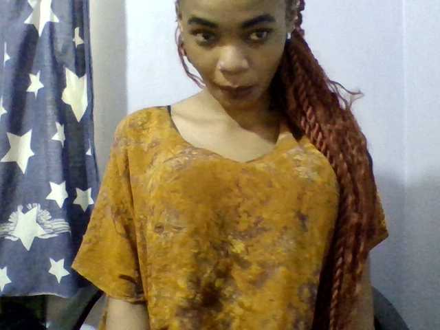 Prettie-brownskin live cam on BongaCams