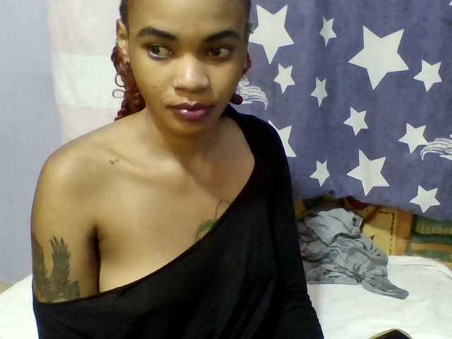 Prettie-brownskin live cam on BongaCams