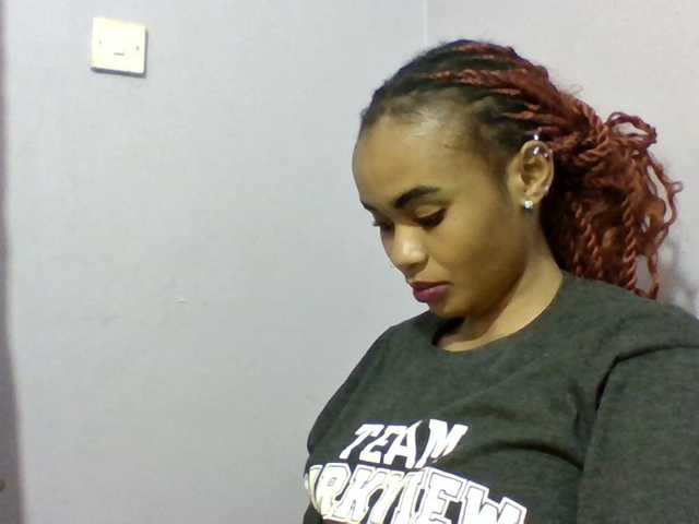 Prettie-brownskin live cam on BongaCams
