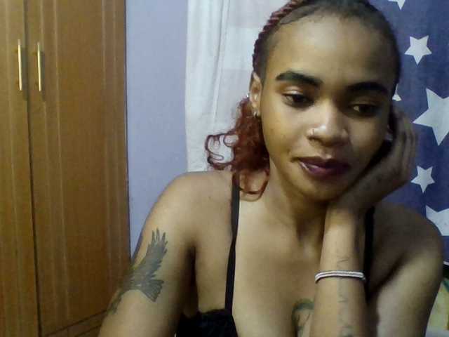 Prettie-brownskin live cam on BongaCams