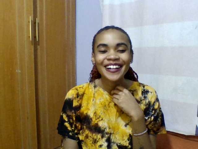 Prettie-brownskin live cam on BongaCams
